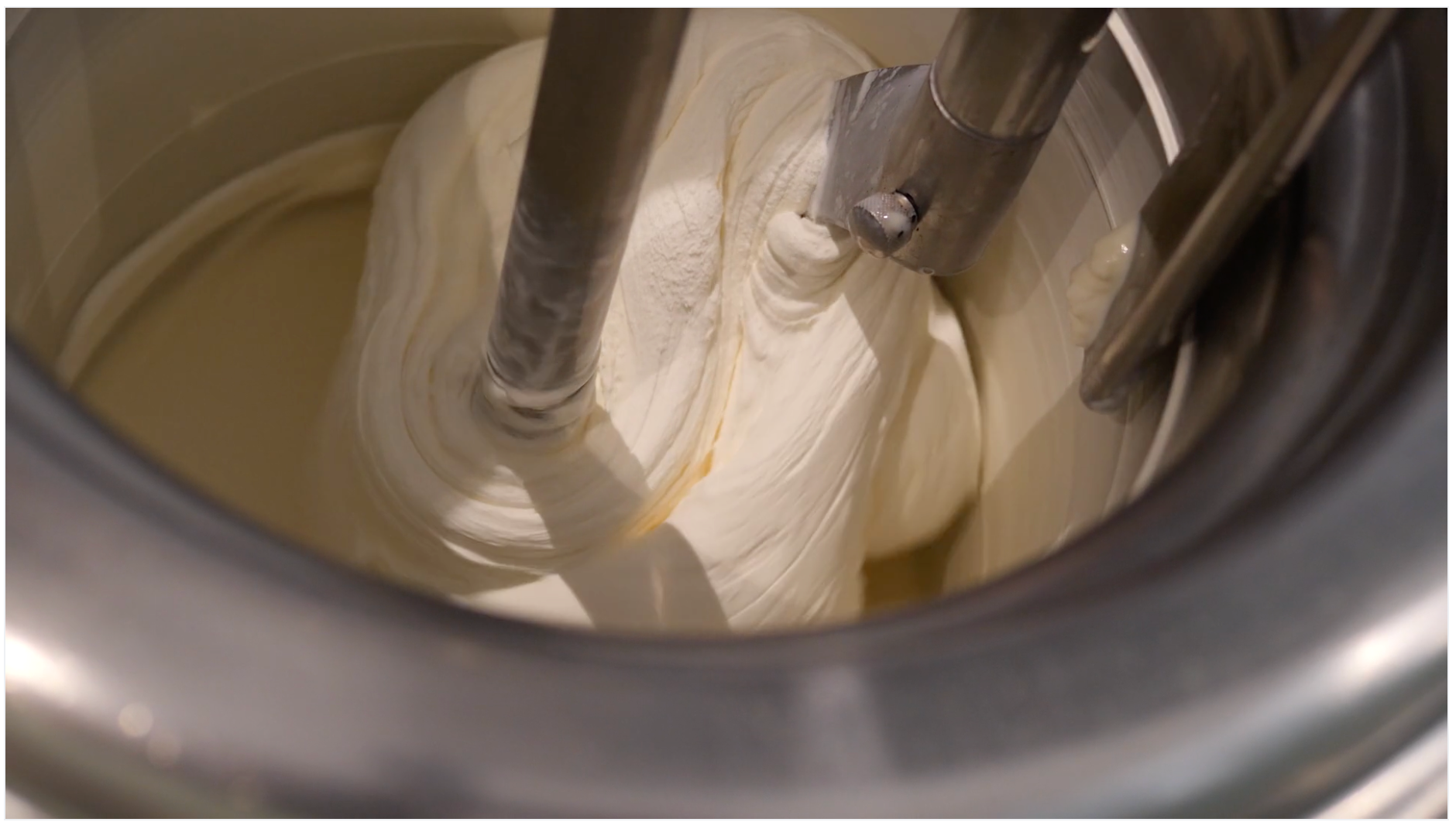 Load video: Traditional Gelato Making